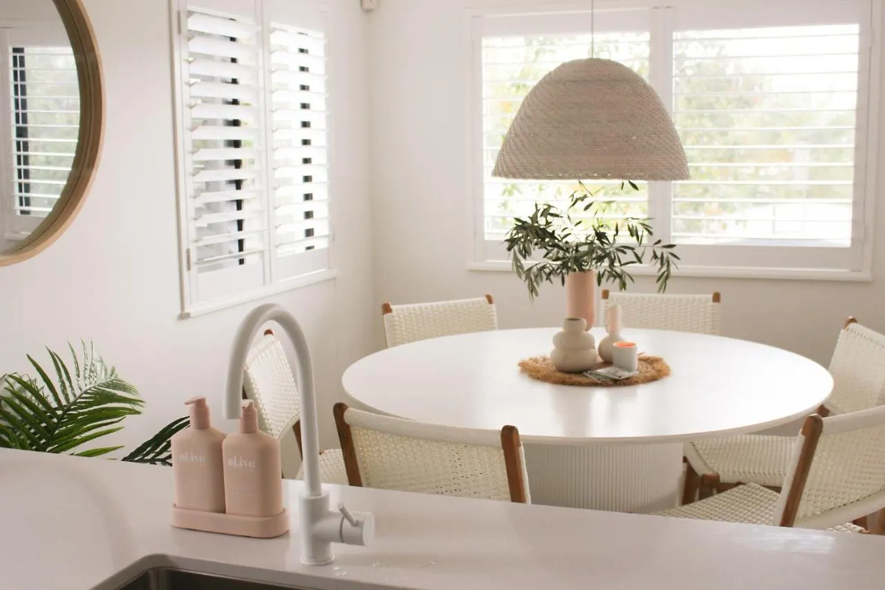 Mirage Luxury Beachside 3 Bedroom Apartment Alexandra Headland