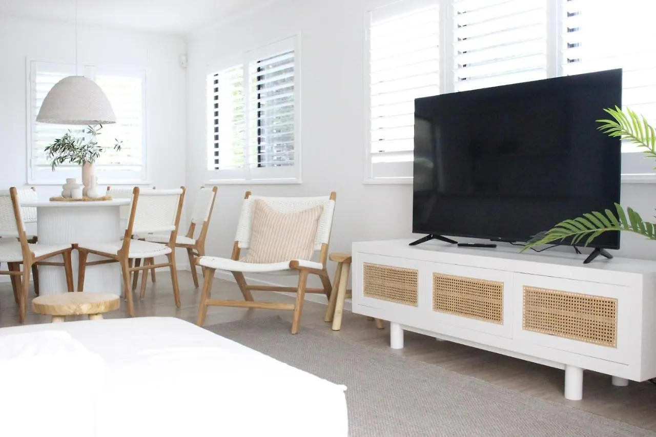 Mirage Luxury Beachside 3 Bedroom Apartment Alexandra Headland